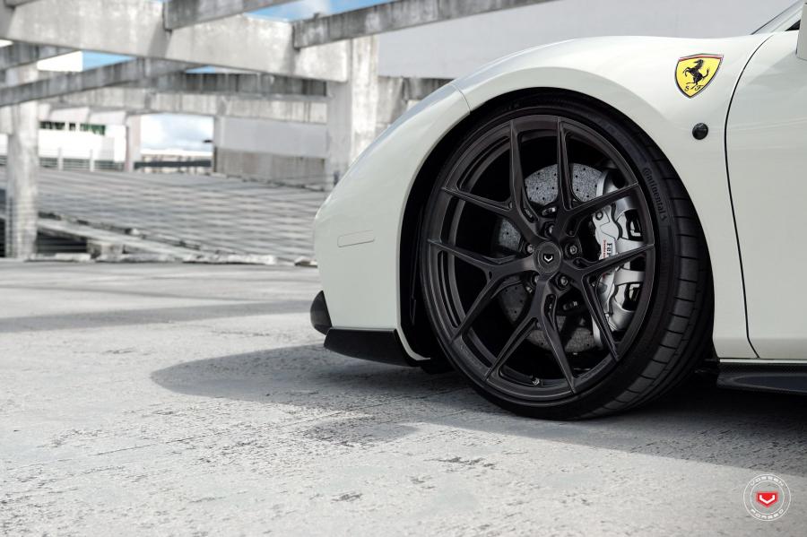 Колеса Ferrari 488 GTB on Vossen Wheels (S21-01) 2019 года  (фото 41 из 52)